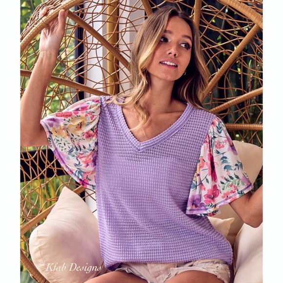 ❤️IN STOCK! V Neck Floral Bell Sleeves Popcorn Knit Contrast Stitch Top! - Picture 13 of 14